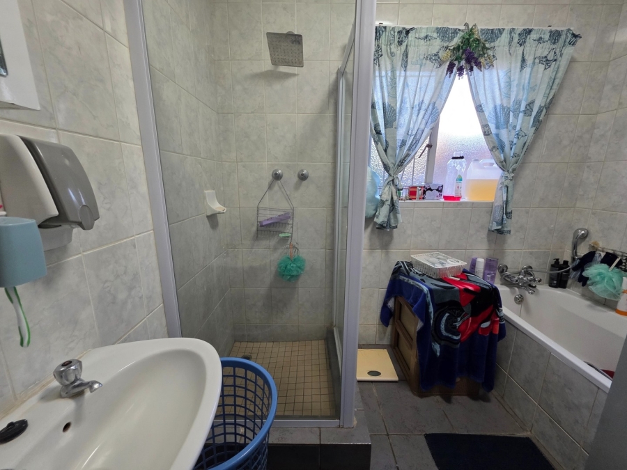 3 Bedroom Property for Sale in Protea Park North West